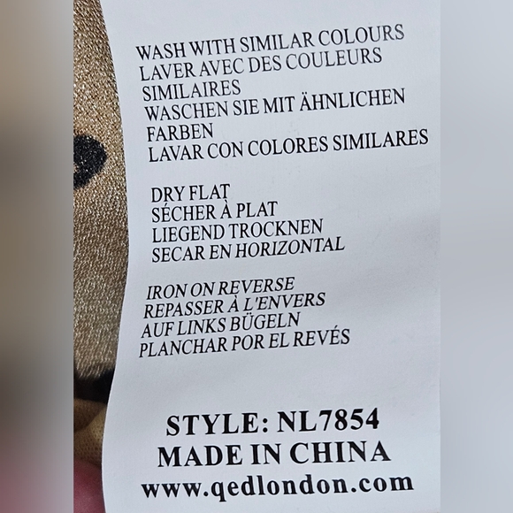 QED‎ London Satin Dalmation Flutter Sleeves Skater Dress in Champagne Size 6 NWT - Picture 8 of 8